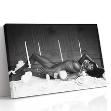 Load image into Gallery viewer, #112BW Naomi Campbell