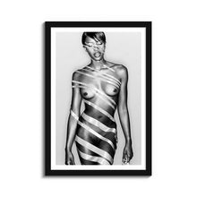 Load image into Gallery viewer, #031BW Naomi Campbell