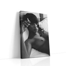 Load image into Gallery viewer, #002BW Naomi Campbell
