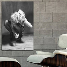 Load image into Gallery viewer, #040 Madonna