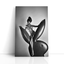 Load image into Gallery viewer, #039BW Naomi Campbell
