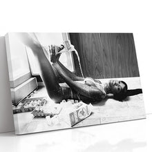 Load image into Gallery viewer, #110BW Naomi Campbell
