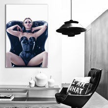Load image into Gallery viewer, #002 Gigi Hadid
