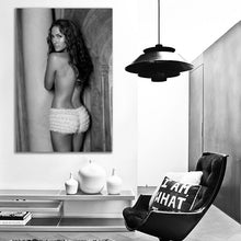 Load image into Gallery viewer, #011BW Jennifer Lopez
