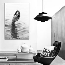 Load image into Gallery viewer, #046BW Kendall Jenner
