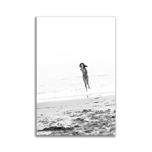 Load image into Gallery viewer, #067BW Kendall Jenner
