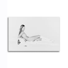 Load image into Gallery viewer, #095BW Kate Moss
