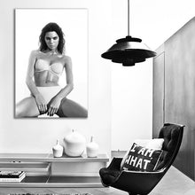 Load image into Gallery viewer, #084BW Kendall Jenner
