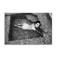 Load image into Gallery viewer, #075BW Kendall Jenner

