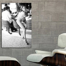 Load image into Gallery viewer, #127BW Kate Moss

