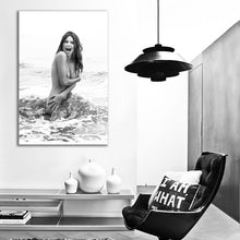 Load image into Gallery viewer, #042BW Kendall Jenner
