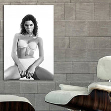 Load image into Gallery viewer, #084BW Kendall Jenner
