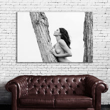 Load image into Gallery viewer, #016BW Kendall Jenner
