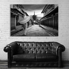 Load image into Gallery viewer, #002BW Japan
