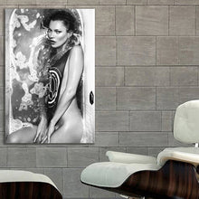 Load image into Gallery viewer, #116BW Kate Moss
