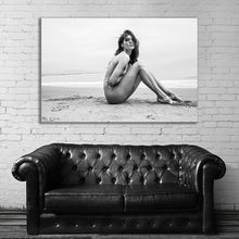 Load image into Gallery viewer, #071BW Kendall Jenner
