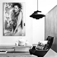 Load image into Gallery viewer, #116BW Kate Moss
