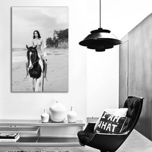 Load image into Gallery viewer, #032BW Kendall Jenner
