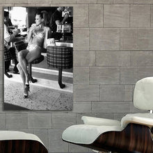 Load image into Gallery viewer, #125BW Kate Moss
