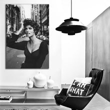 Load image into Gallery viewer, #006 Linda Evangelista
