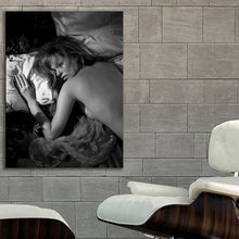 Load image into Gallery viewer, #720BW Kate Moss
