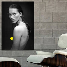 Load image into Gallery viewer, #059BW Kate Moss
