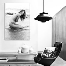 Load image into Gallery viewer, #048BW Kendall Jenner
