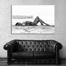 Load image into Gallery viewer, #052BW Kendall Jenner
