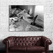 Load image into Gallery viewer, #716BW Kate Moss
